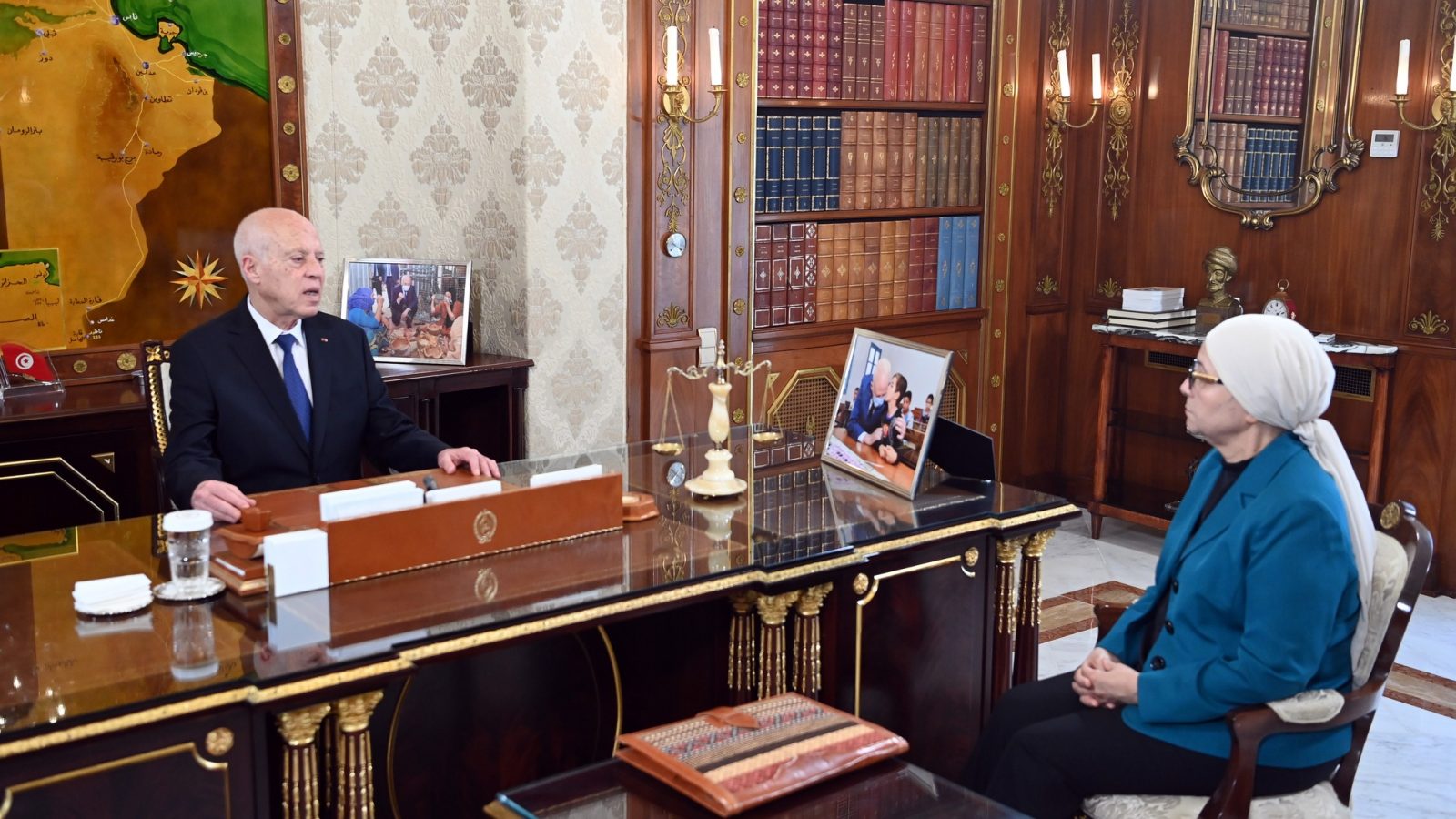 مشروع قانون الشيكات دون رصيد محور لقاء سعيد بوزيرة العدل (فيديو)