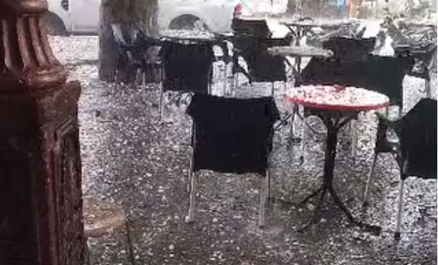 فريانة/ أمطار غزيرة.. وشبان ينقذون شيخا حاصره “التبروري” (فيديو)