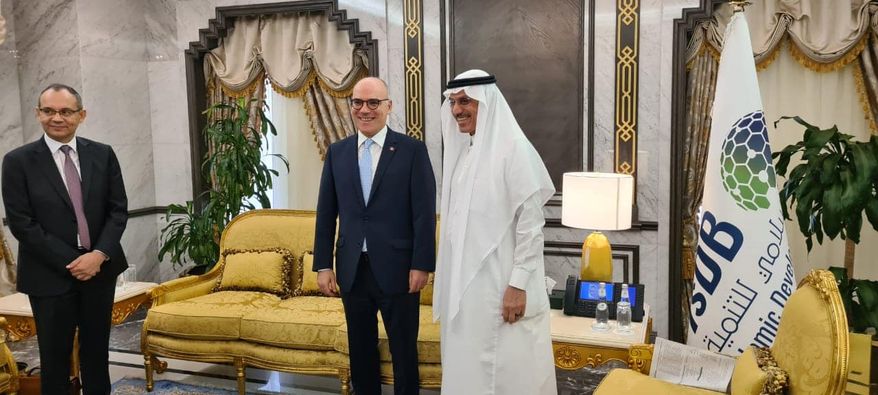 البنك الإسلامي يبدي استعداده لتمويل مشاريع جديدة بتونس