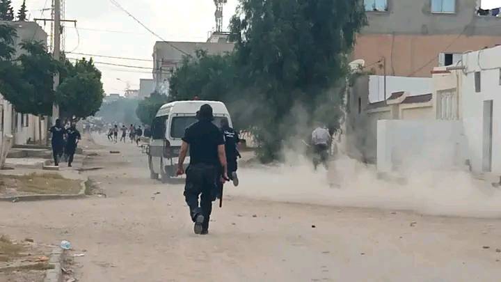 سبيطلة/ تجدد المواجهات بين الأمن ومحتجّين