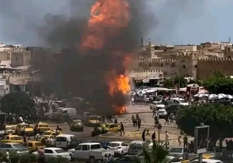 فيديو/ اشتعال سيارة وانفجارها في باب الجبلي بصفاقس