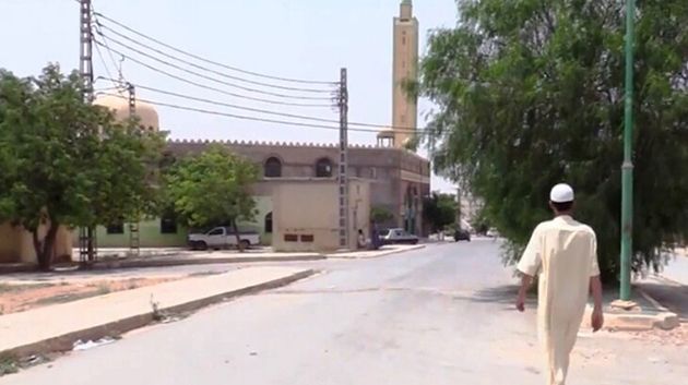 معجزة إلهية وباحث اسلامي يعلق .. جزائري يستعيد بصره وهو ساجد (فيديو) معجزة إلهية وباحث اسلامي يعلق .. جزائري يستعيد بصره وهو ساجد (فيديو)