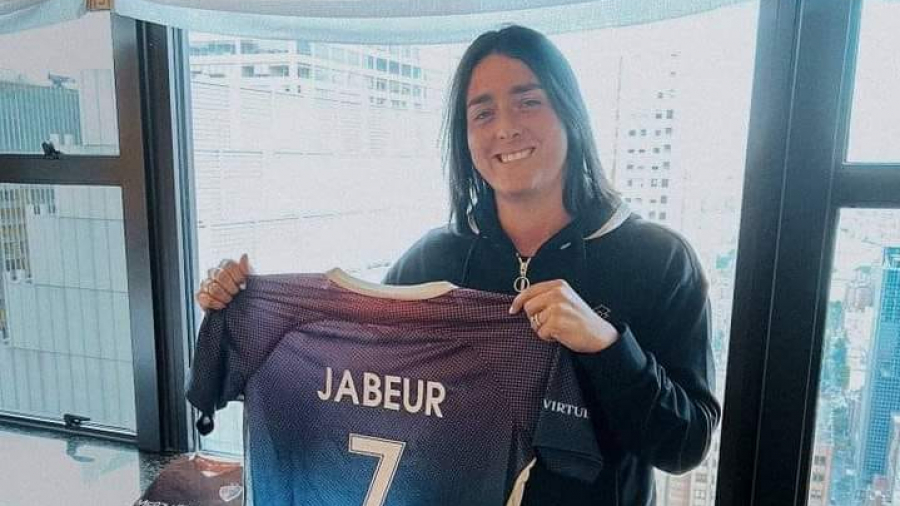 أنس جابر تشتري حصة في فريق كرة قدم أمريكي