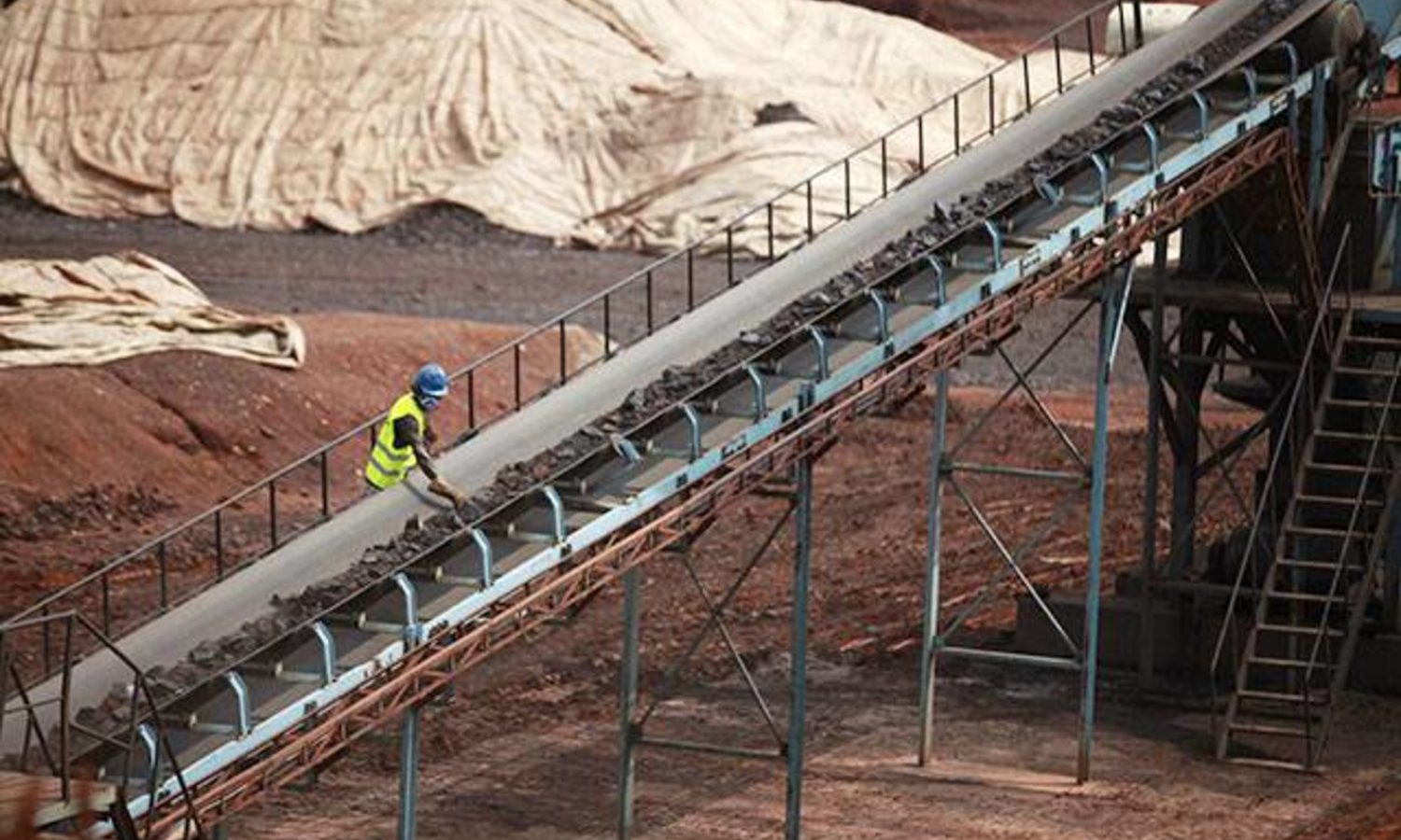 شركة تعدين فرنسية تعلّق عملياتها في الغابون