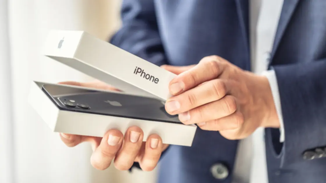 مفاجأة غير سارة بخصوص سعر هاتف “آيفون 15″( 6.5 الاف دينار)