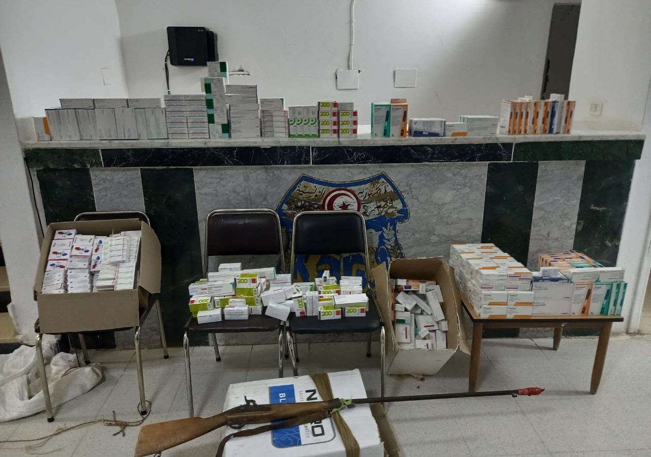 رمادة/ الاحتفاظ بشخصين وحجز كميات من الأدوية المخدّرة