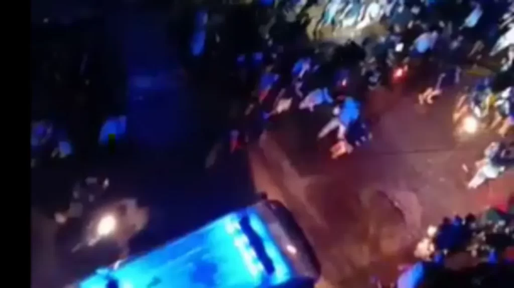 رمى نفسه من الشرفة