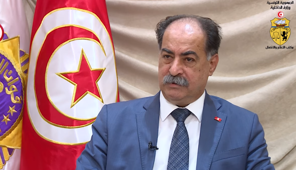 وزير الداخلية: “من حل محل الثوريين لازم يقعد على البنك حتى نسترجع بلادنا”