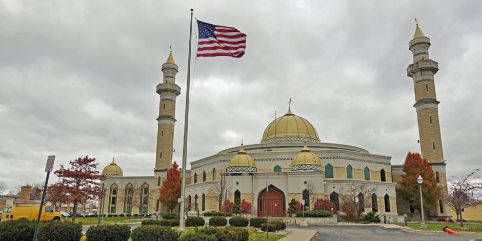 عمدة نيويورك يسمح برفع الأذان عبر مكبرات الصوت عمدة نيويورك يسمح برفع الأذان عبر مكبرات الصوت