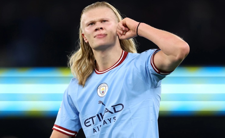 لهذا السبب.. هالاند ينام بشريط لاصق على فمه