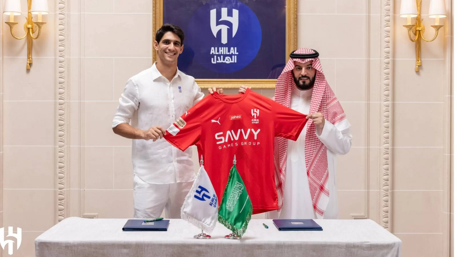 الهلال السعودي/ الوليد بن طلال يتحمّل تكاليف صفقة بونو