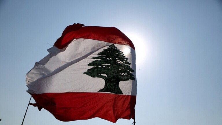 لبنان/ اقتحام مسجد ..طرد المصلين وإنزال الامام لهذا السبب