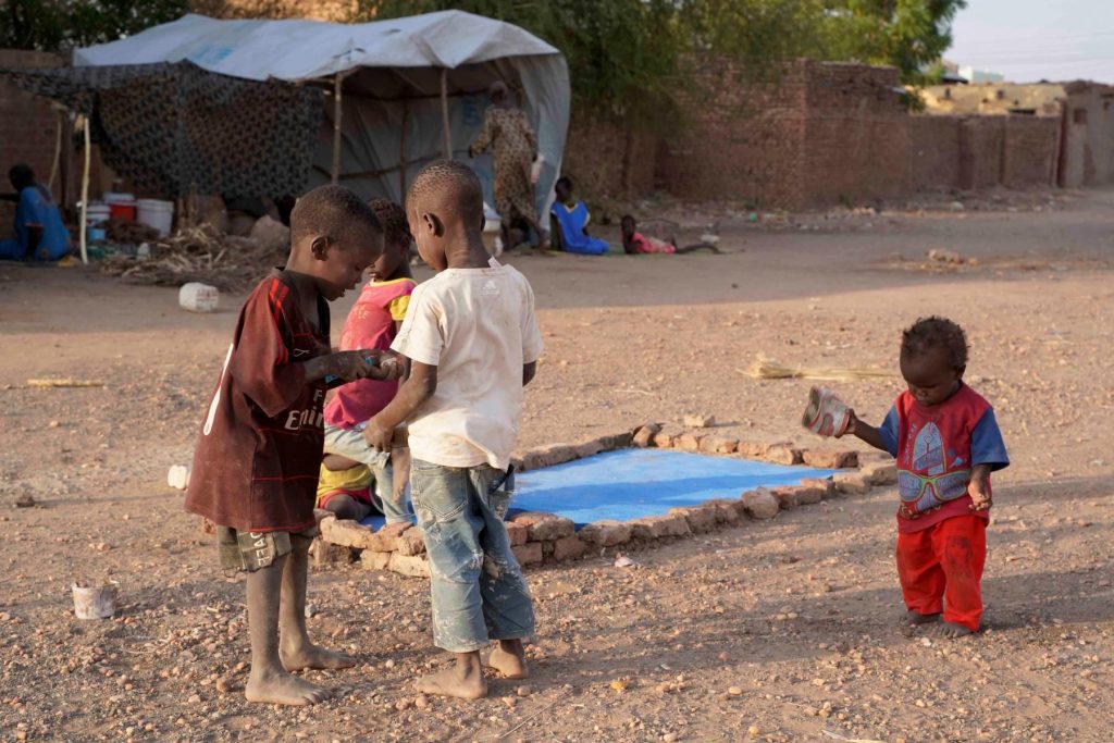 اطفال السودان