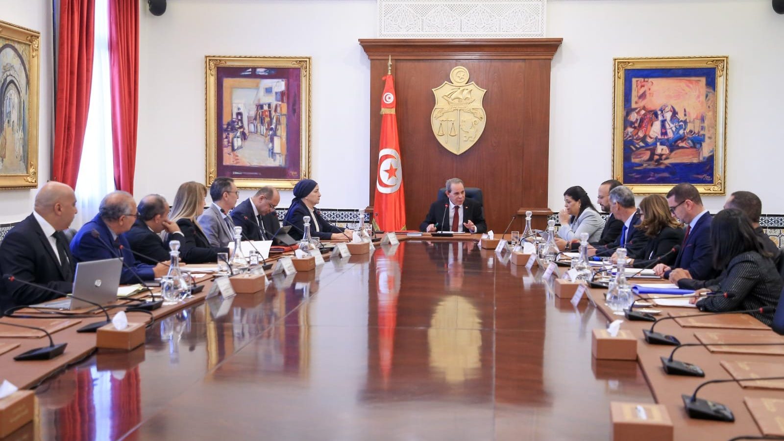 بينها ملف “شمس”/ رئيس الحكومة يشرف على جلسة عمل حول الاعلام