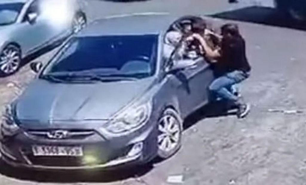 انقاذ طفلة من الموت