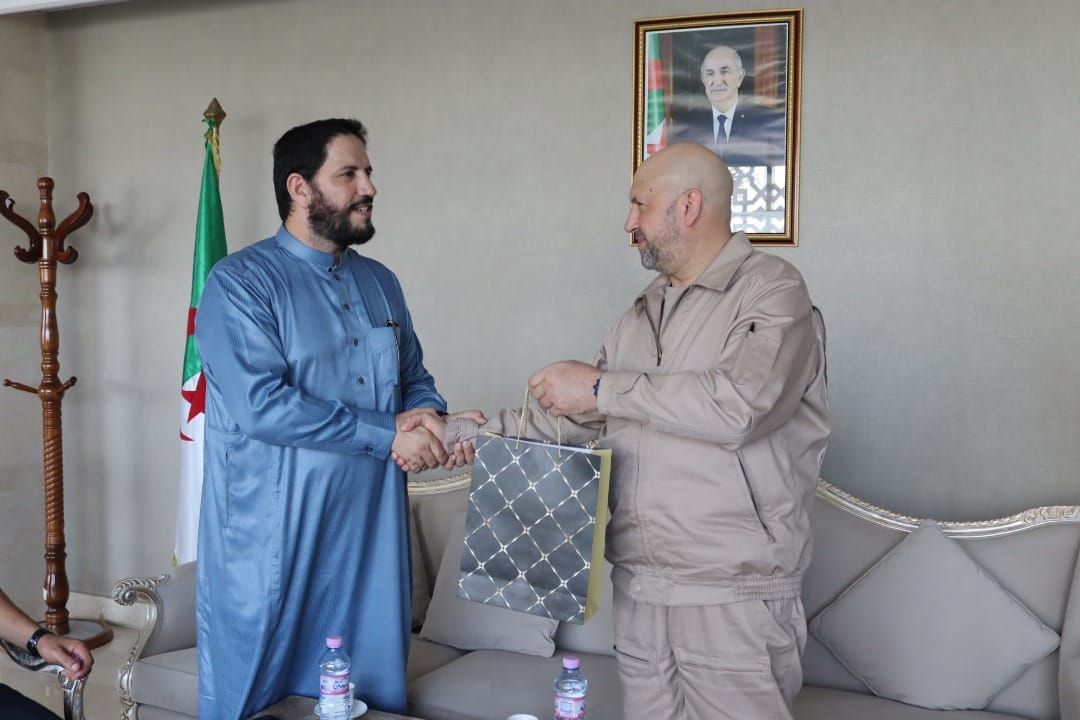 ماذا يفعل جنرال “يوم القيامة” في الجزائر ؟