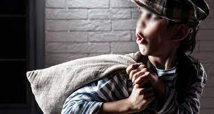 بعد سرقة طفل الـ 10 سنوات لفرع بنكي/ توجيه هذه التهمة للابوين