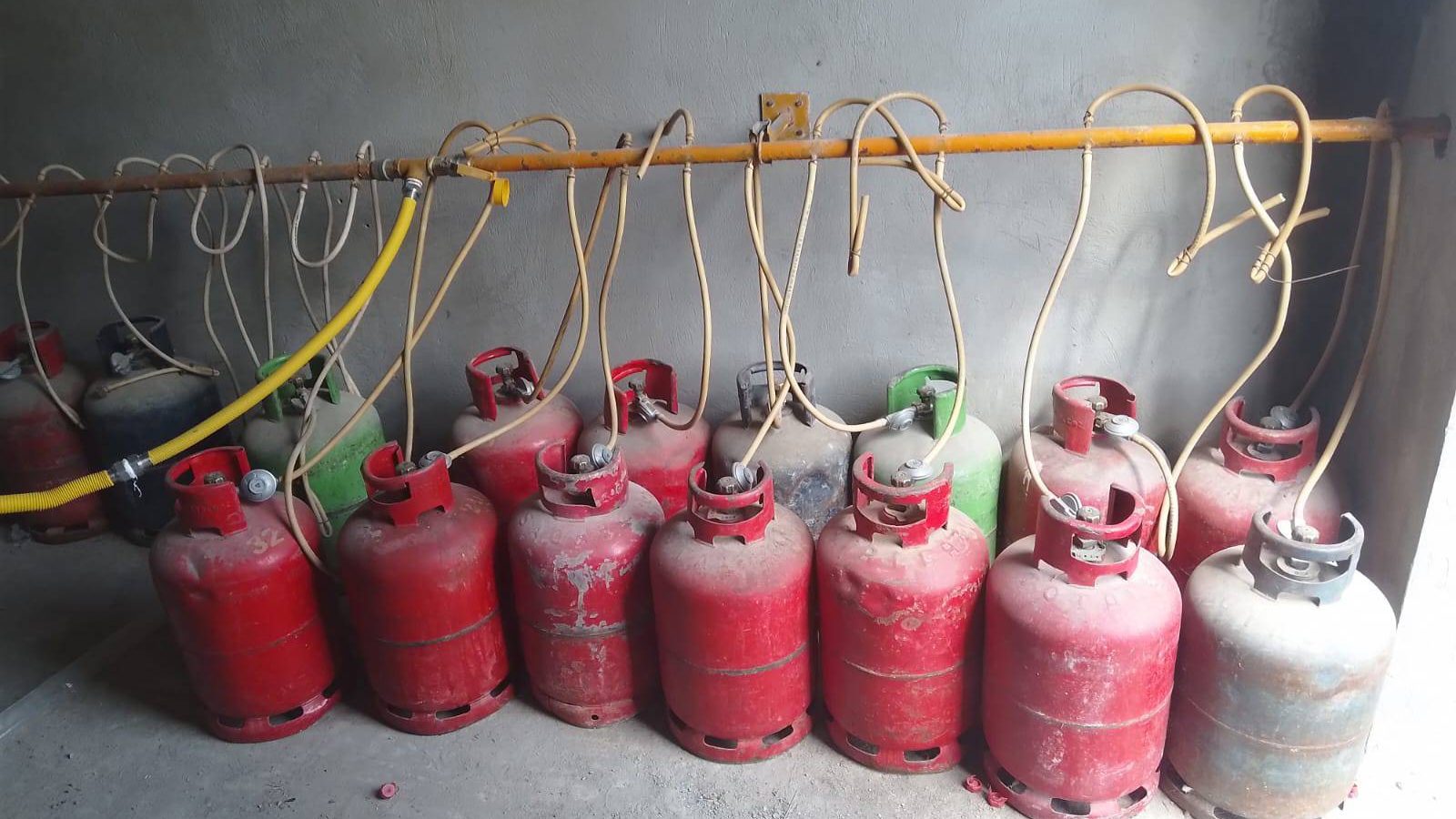 بن عروس/ حجز عشرات قوارير الغاز داخل مدجنة (صور)