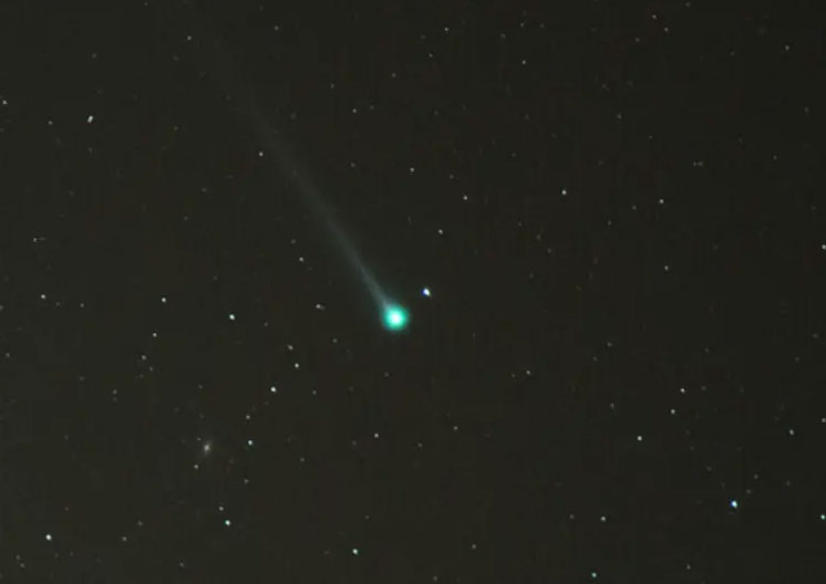 شاهد/ جسم أخضر يتوهج في سماء تركيا ويثير الذعر (فيديو)