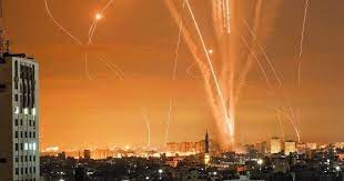 صافرات الإنذار تدوي في تل أبيب وضواحيها صافرات الإنذار تدوي في تل أبيب وضواحيها