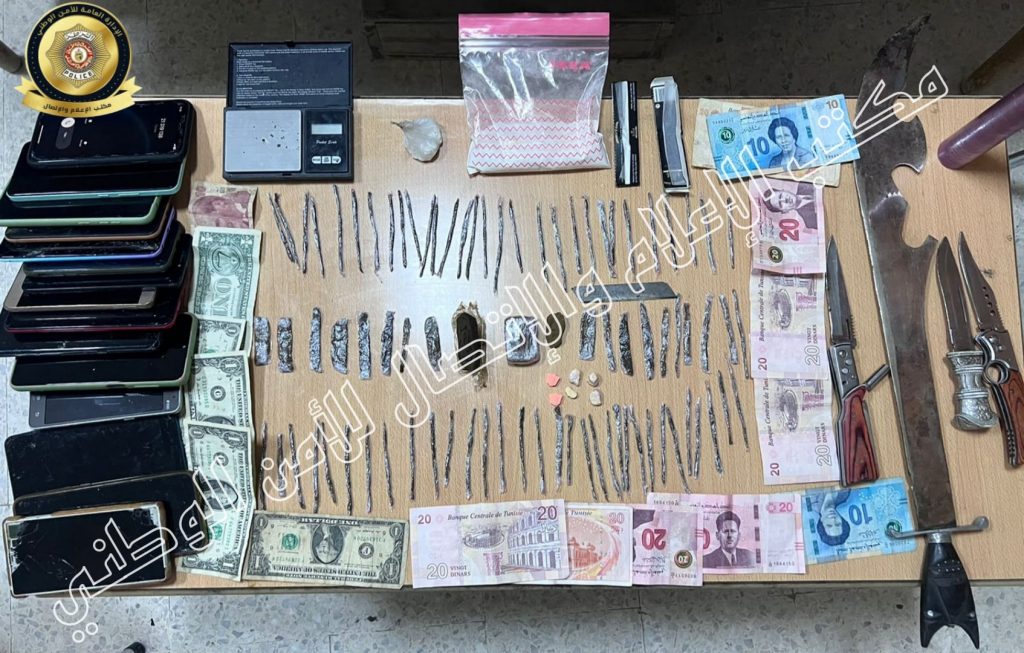 ايقاف 3 اشقاء