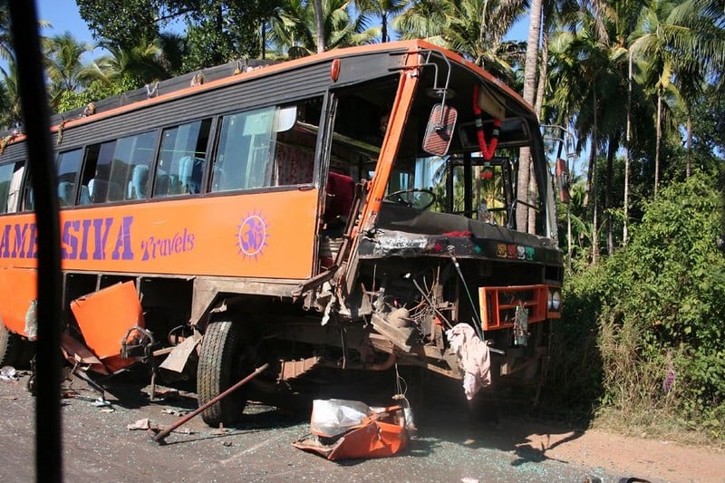 إيطاليا/ مقتل 21 شخصا إثر سقوط حافلة من فوق جسر