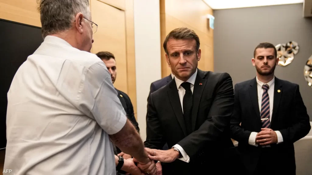 ماكرون ومحمود عباس