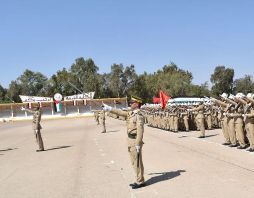 عشرات القتلى في هجوم على كلية عسكرية بحمص