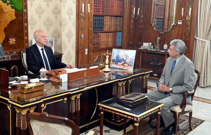 الرئيس للوزير سعيّد: الدولة لا تدار بمنطق المصارف والشركات