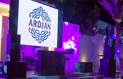 قمرت/ سحب رخصة ملهى ليلي على ملك يهودي