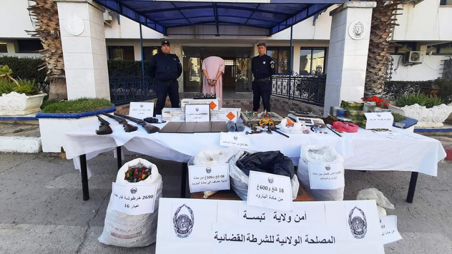 على الحدود مع تونس/ الكشف عن ورشة سرية لصناعة الأسلحة في الجزائر