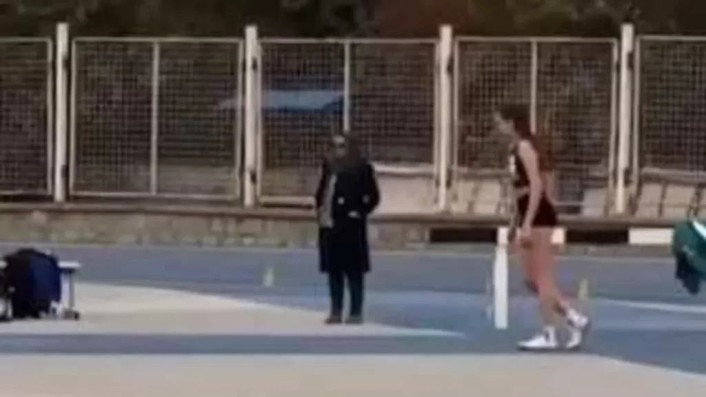 اقالة رئيس اتحاد رياضي بسبب "شورت"