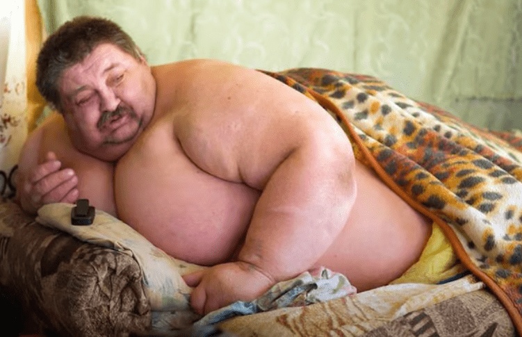 ظل في سريره سنوات/ وفاة أحد أسمن الرجال في العالم