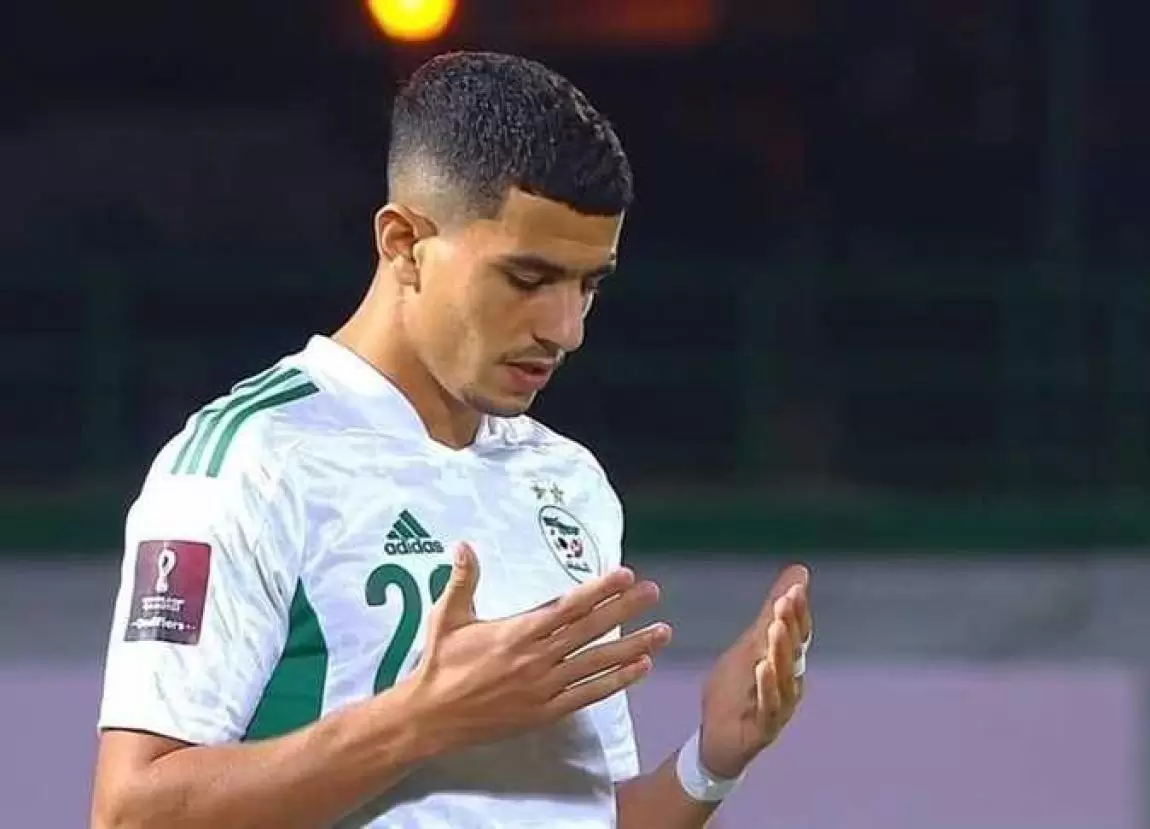 الشرطة الفرنسية تحتفظ بالمدافع الجزائري يوسف عطال بتهمة معاداة السامية