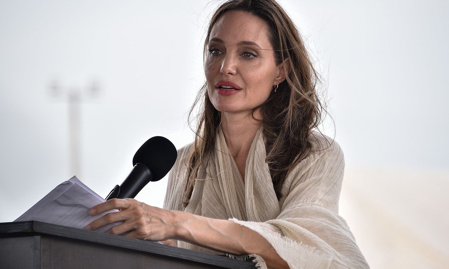 انجلينا جولي:غزة تتحول الى مقبرة جماعية وزعماء العالم متواطئون