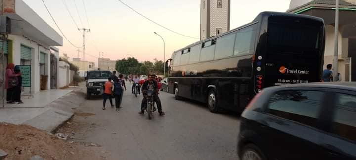 بإشراف منظمات دولية.. ترحيل عشرات الـ”حارقين” الافارقة من العامرة ( تصريح لـ”تونس الان”) بإشراف منظمات دولية.. ترحيل عشرات الـ”حارقين” الافارقة من العامرة ( تصريح لـ”تونس الان”)