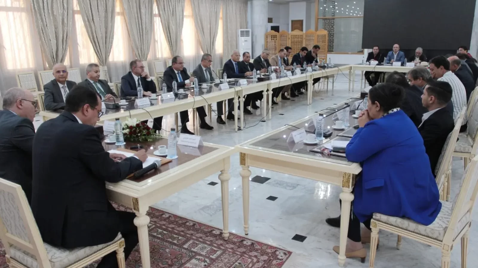 وزير الخارجية يجتمع بممثلي وسائل الاعلام