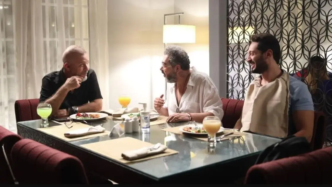 مات بين يدي زميله.. تفاصيل وفاة فنان مصري شهير أثناء التصوير