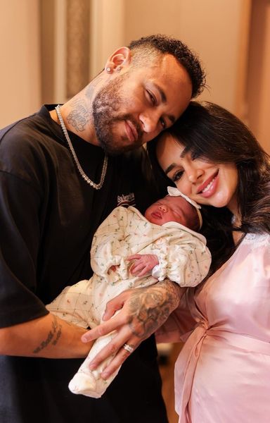 بعدما خانها 92 مرة.. انفصال نيمار عن صديقته بعدما خانها 92 مرة.. انفصال نيمار عن صديقته