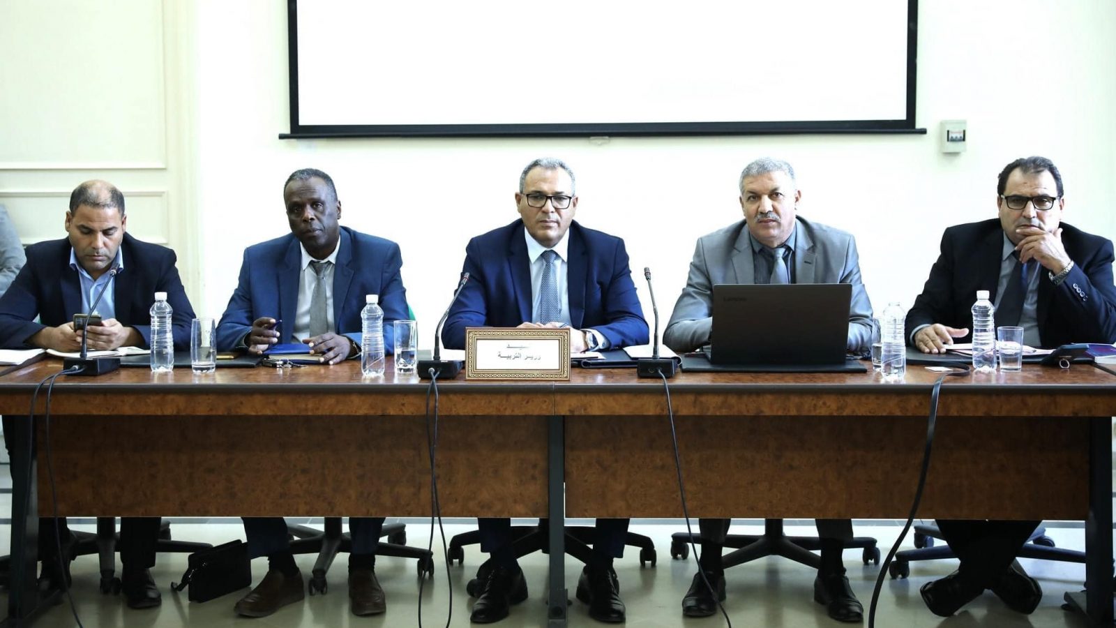 البرلمان.. لجنة التربية تستعرض نقائص القطاع امام الوزير