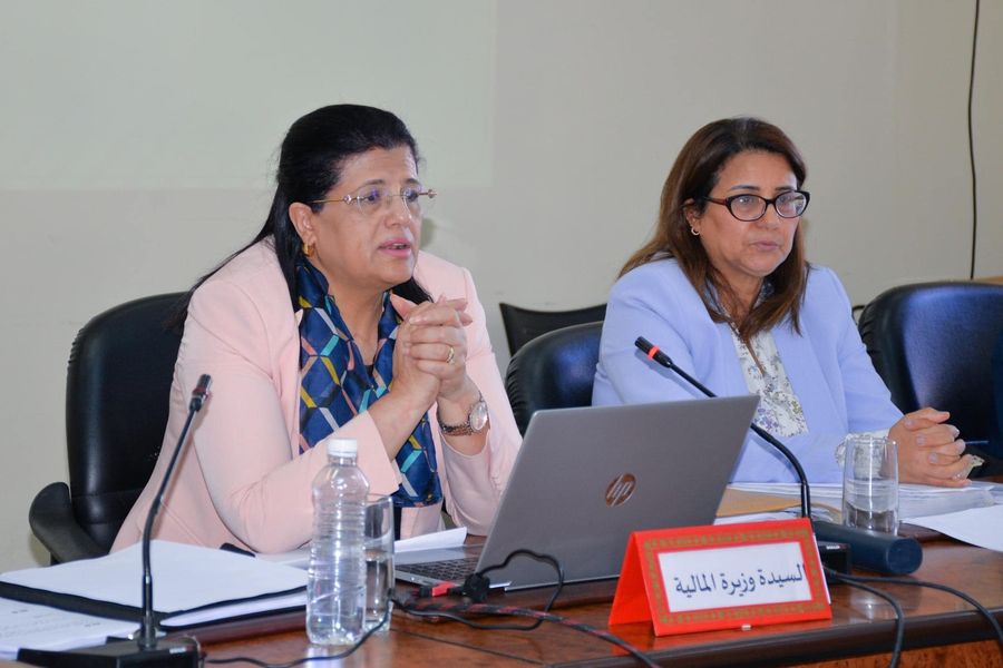 وزيرة المالية تدعو المستثمرين لمساندة الدولة