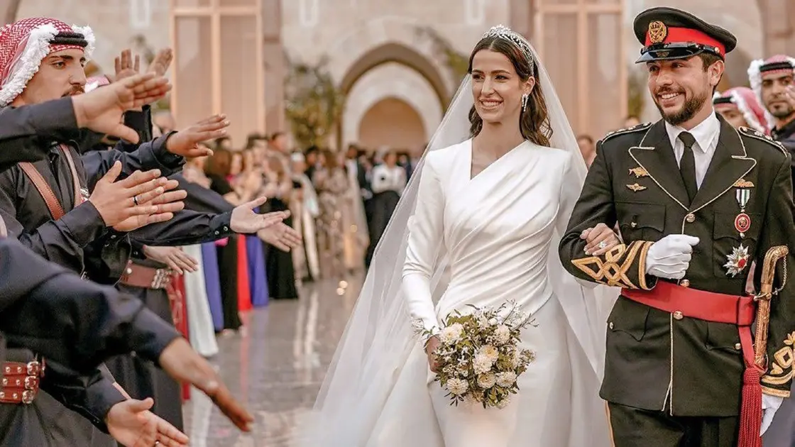 10 إطلالات لمصممين عرب كانت الأشهر في عام 2023