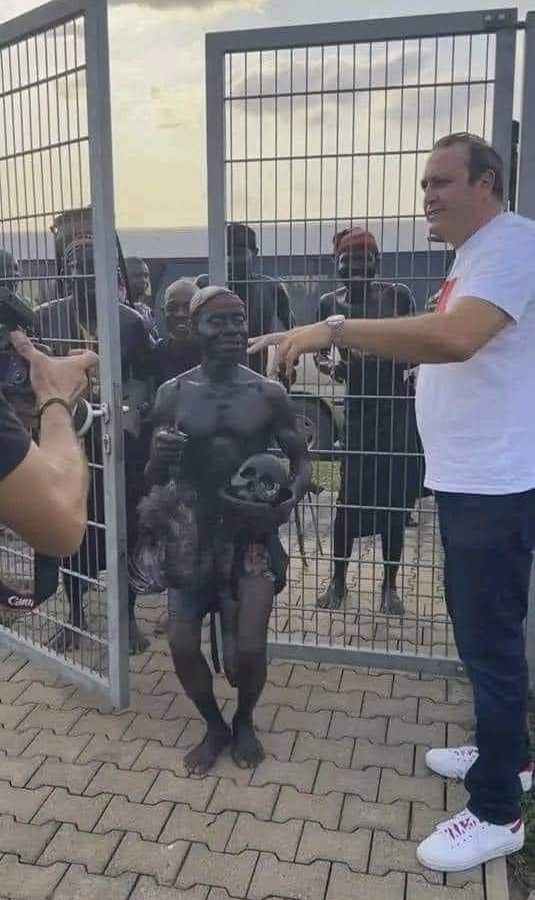 أثارت ضجة…صورة لسحرة من ملعب مباراة الافريقي و ريفرز أثارت ضجة…صورة لسحرة من ملعب مباراة الافريقي و ريفرز