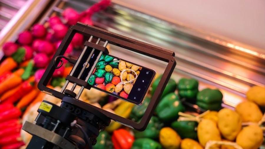 OPPO تستخدم الذّكاء الاصطناعيّ والروبوتات لدفع ابتكار المنتوجات