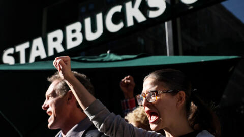 “ستاربكس” تتكبد خسائر قياسية