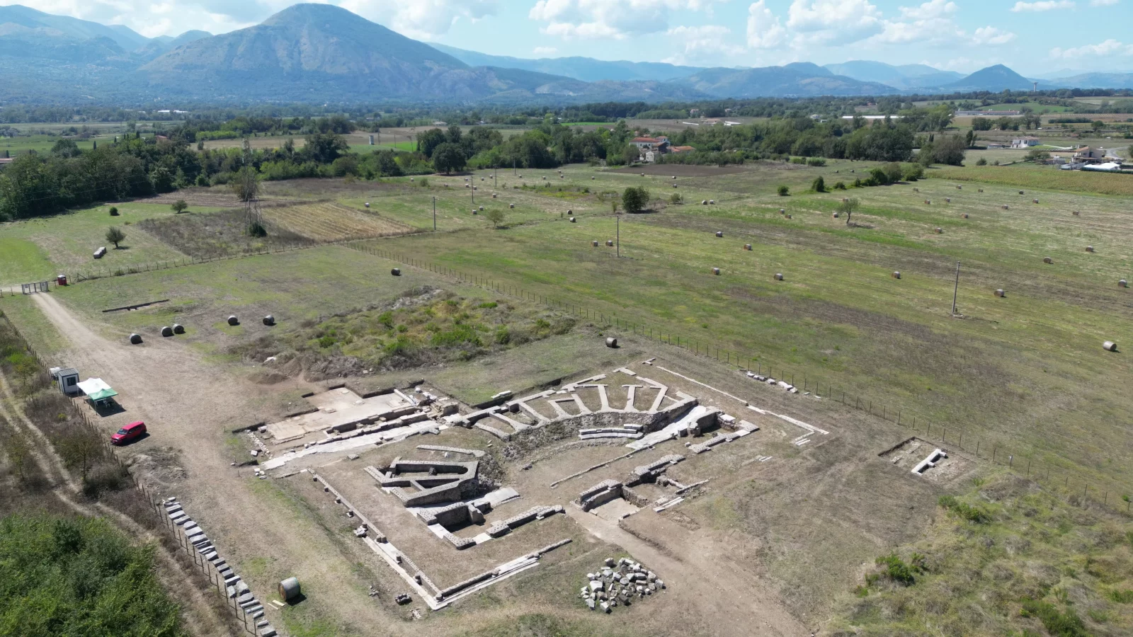 إيطاليا.. اكتشاف مدينة رومانية تعود إلى 1500 عام