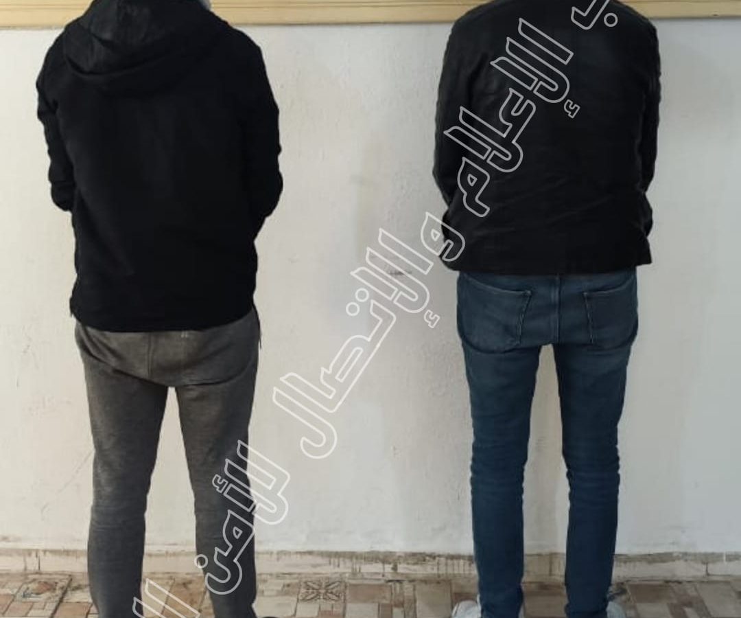 الكاف/ عامل بشركة توزيع ادوية يسرق الاقراص وهذا ما يفعله بها