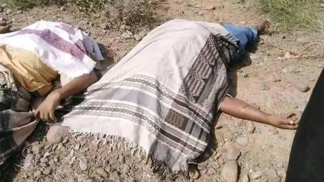 تسبب بمقتل وإصابة 19/ مسلح يرمي قنـ.بلتين على أقارب زوجته