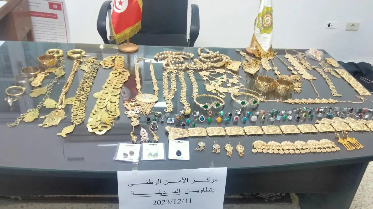 عصابة سرقة منازل المهاجرين في الفخ