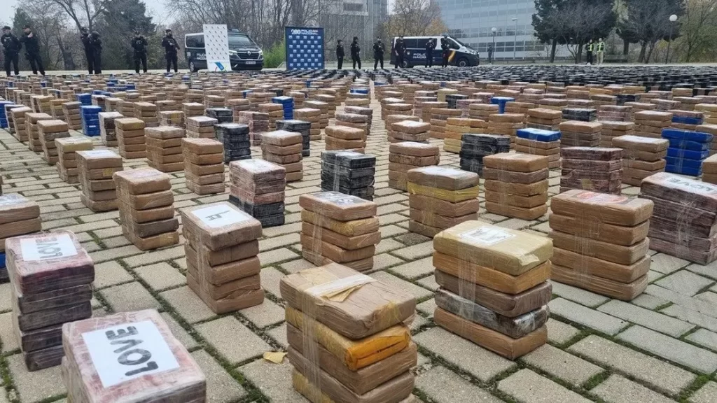 تهريب مخدرات داخل سمك تونة